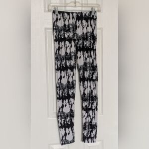 Shosho Women's Black, White & Gray Tie-dye Patterned Leggings